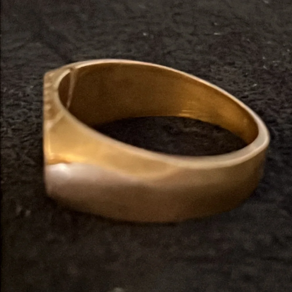Vintage custom gold plated University of Washington Huskies ring size 8